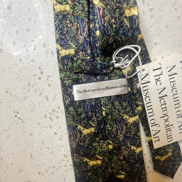 Metropolitan Museum of Art Tie! - Picture 2 of 6